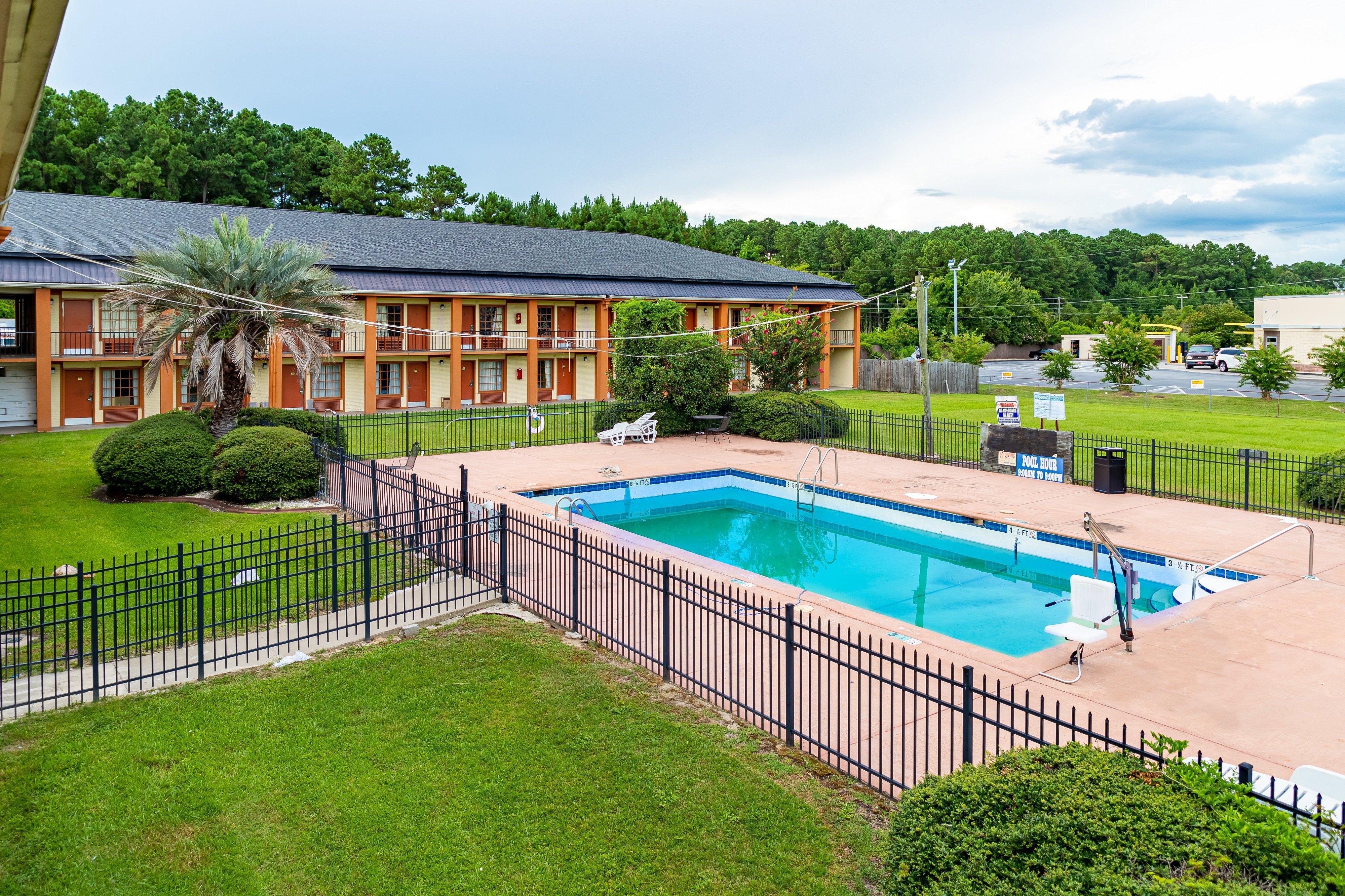 Red Roof Inn Savannah - Richmond Hill I-95 מראה חיצוני תמונה