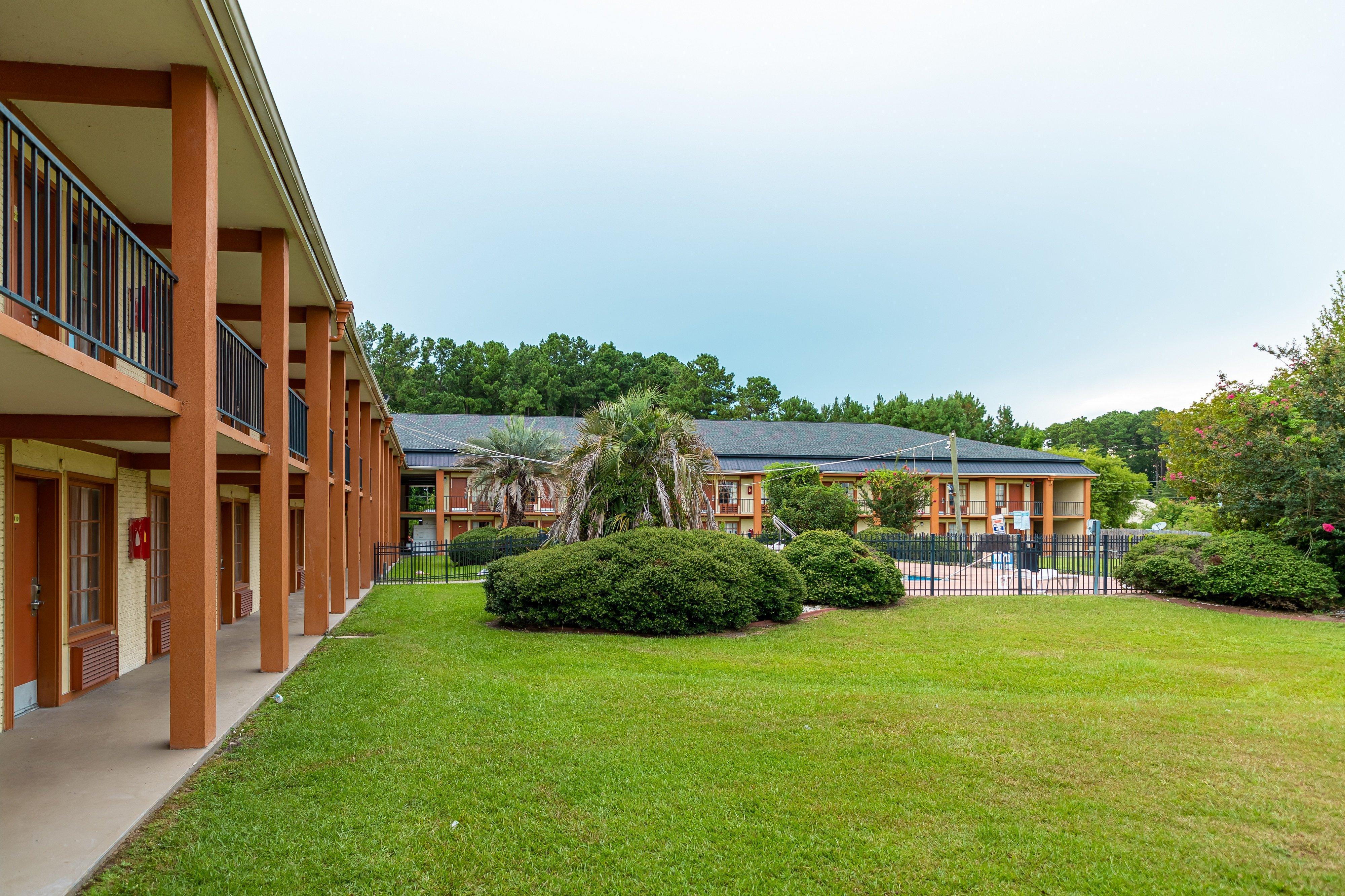 Red Roof Inn Savannah - Richmond Hill I-95 מראה חיצוני תמונה